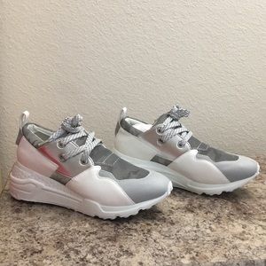 Steve Madden Cliff Glow Shoes